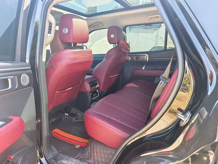 Фото 3 - Tank 400 Hybrid