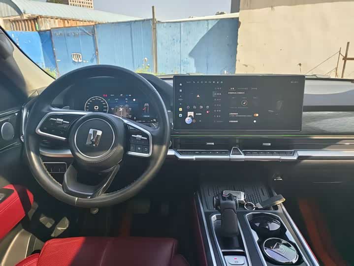 Фото 9 - Tank 400 Hybrid