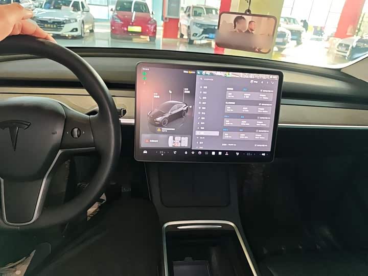 Фото 10 - Tesla Model Y