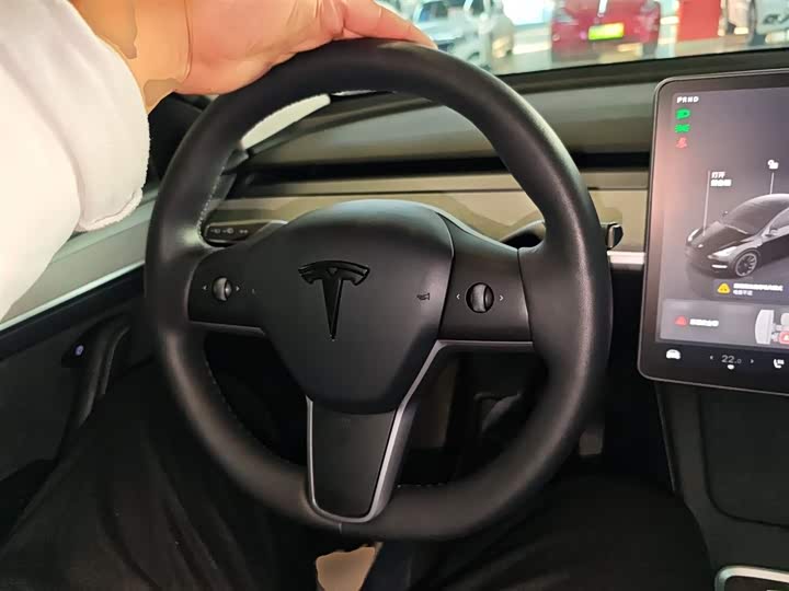 Фото 11 - Tesla Model Y