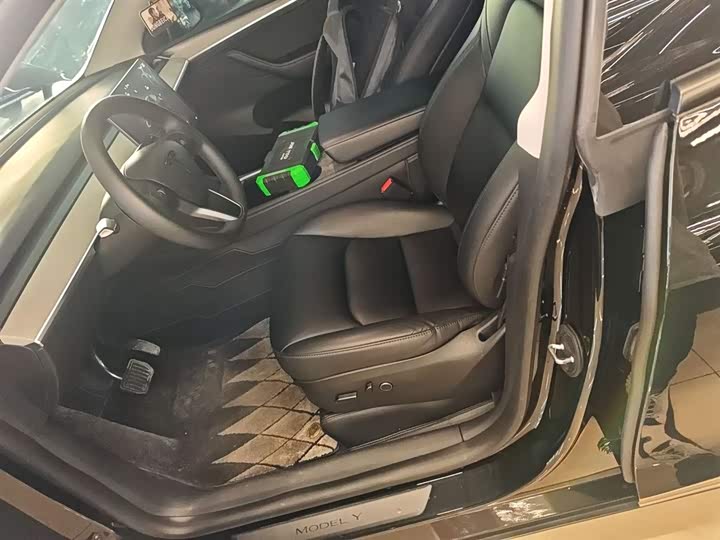 Фото 15 - Tesla Model Y