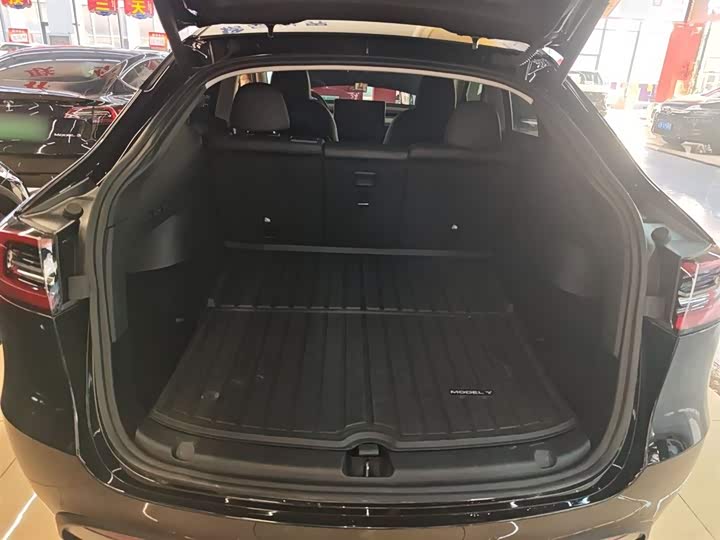 Фото 19 - Tesla Model Y