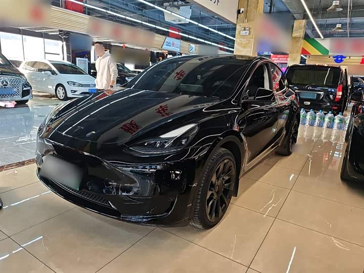 Фото 2 - Tesla Model Y