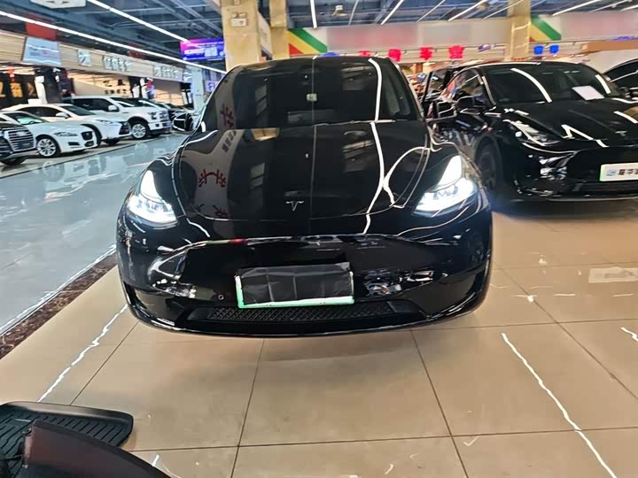 Фото 3 - Tesla Model Y
