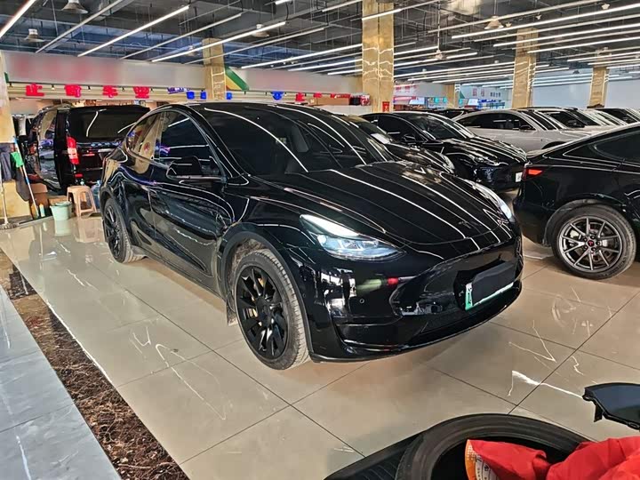 Фото 4 - Tesla Model Y