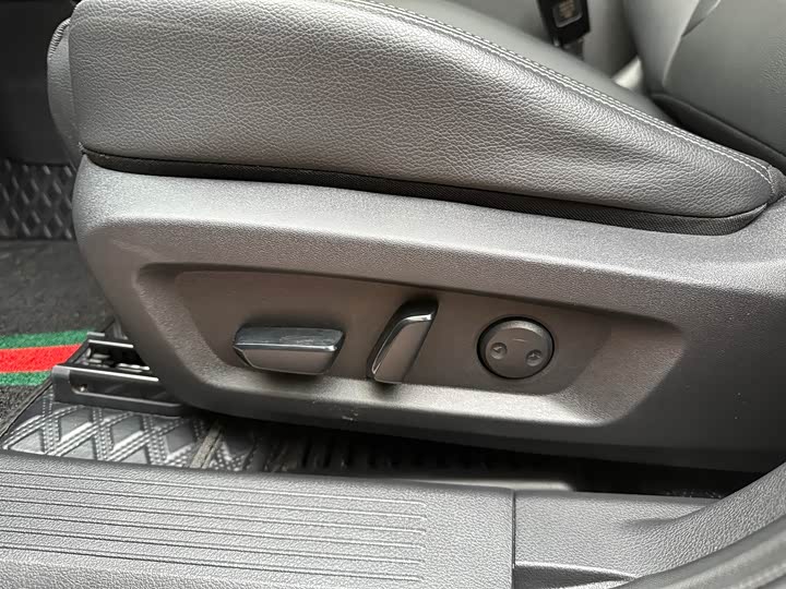 Фото 25 - Nissan X-Trail