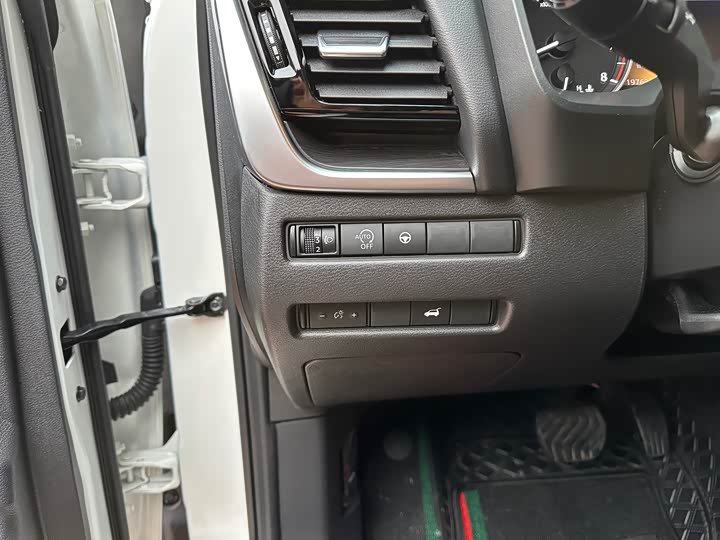 Фото 6 - Nissan X-Trail