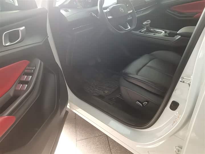 Фото 16 - Changan CS55 Plus