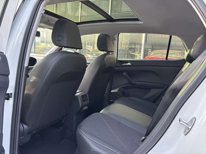 Фото 8 - Volkswagen Tacqua