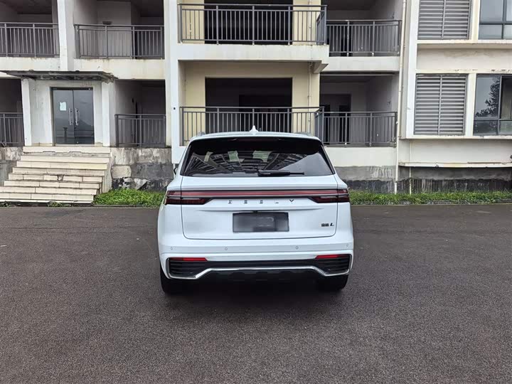 Фото 8 - Geely Monjaro