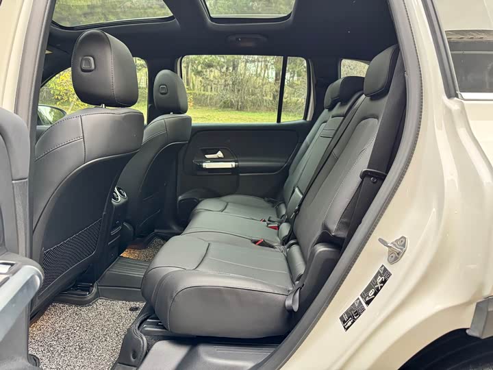 Фото 14 - Mercedes-Benz GLB-Class