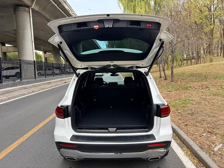 Фото 16 - Mercedes-Benz GLB-Class