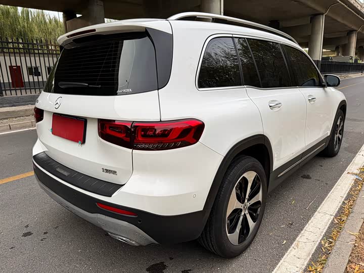 Фото 17 - Mercedes-Benz GLB-Class