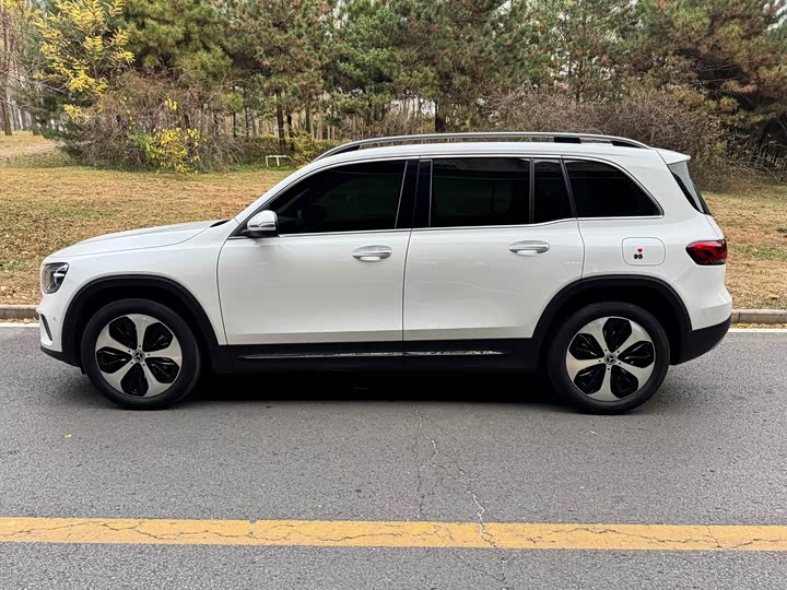 Фото 2 - Mercedes-Benz GLB-Class