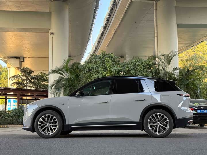 Фото 4 - Nio ES6