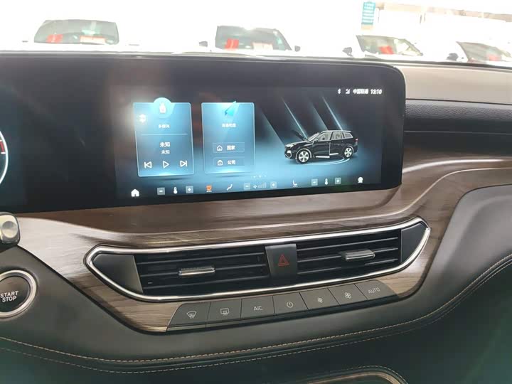 Фото 13 - Ford Equator