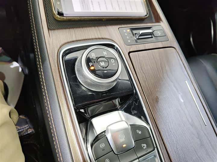 Фото 14 - Ford Equator