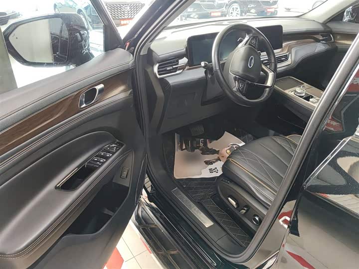 Фото 16 - Ford Equator