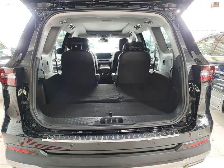 Фото 19 - Ford Equator