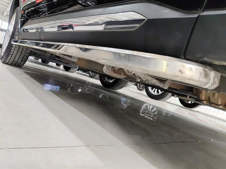 Фото 21 - Ford Equator