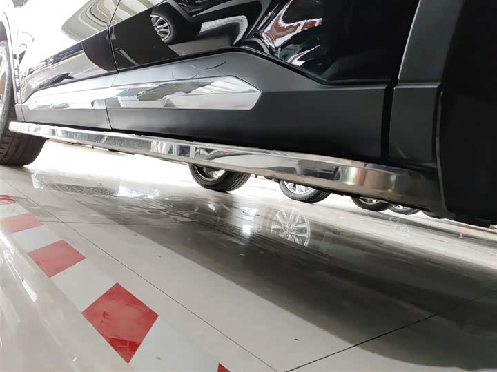 Фото 22 - Ford Equator