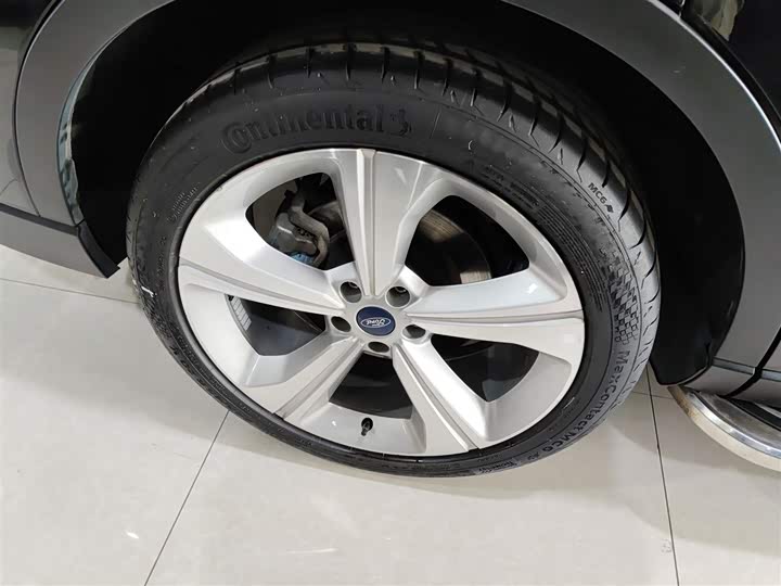 Фото 26 - Ford Equator