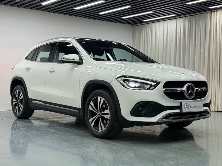 Фото 3 - Mercedes-Benz GLA-Class
