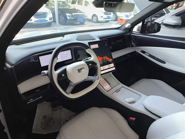 Фото 13 - Geely Galaxy L7