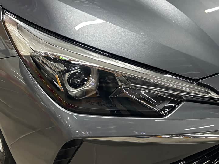 Фото 11 - Roewe i5