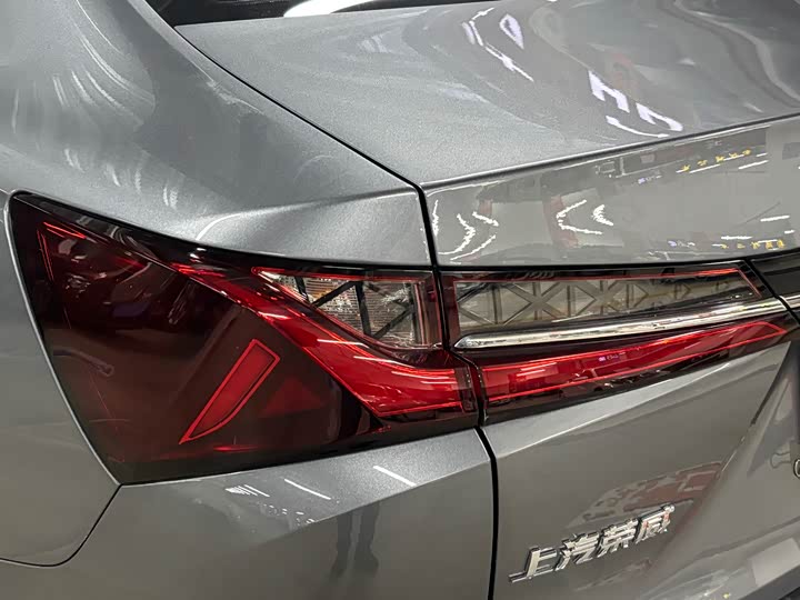 Фото 3 - Roewe i5