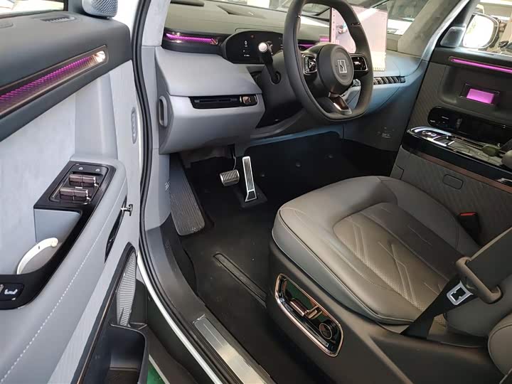 Фото 15 - Zeekr Mix