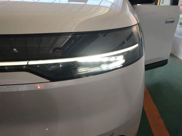 Фото 23 - Zeekr Mix