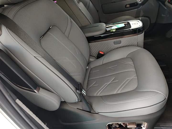 Фото 24 - Zeekr Mix