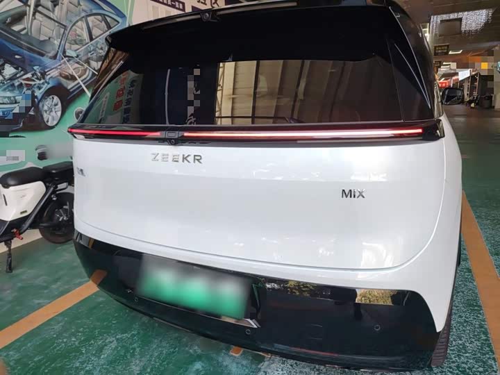 Фото 6 - Zeekr Mix