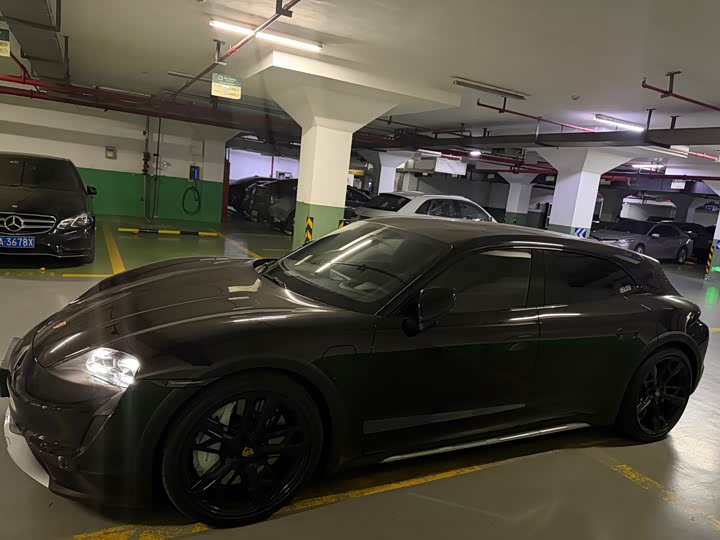 Фото 3 - Porsche Taycan