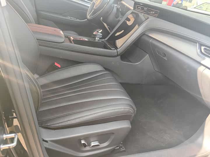 Фото 11 - Hongqi H5