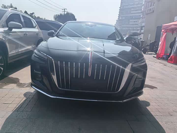 Фото 2 - Hongqi H5