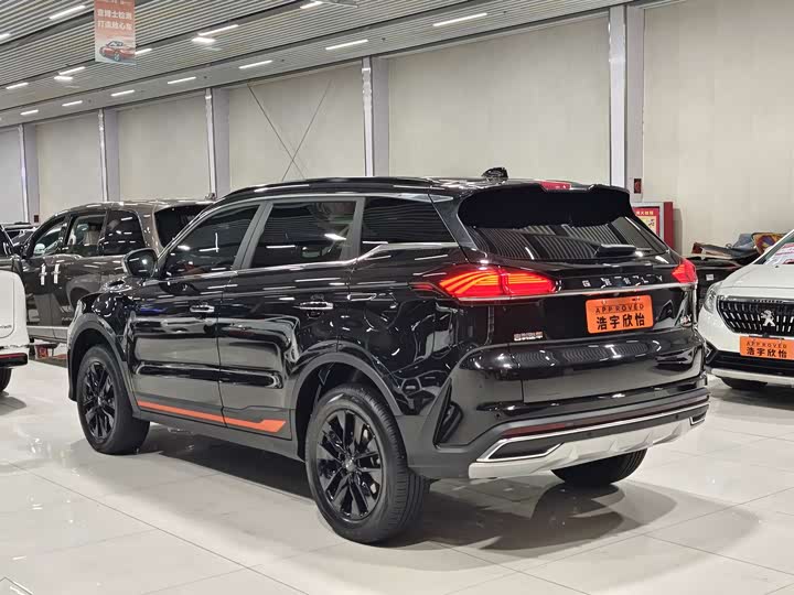 Фото 5 - Geely Atlas