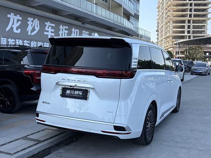 Фото 9 - Denza D9