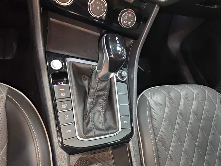 Фото 14 - Volkswagen Sagitar L