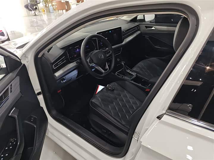 Фото 15 - Volkswagen Sagitar L