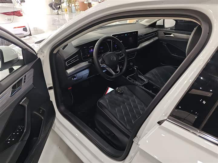 Фото 16 - Volkswagen Sagitar L