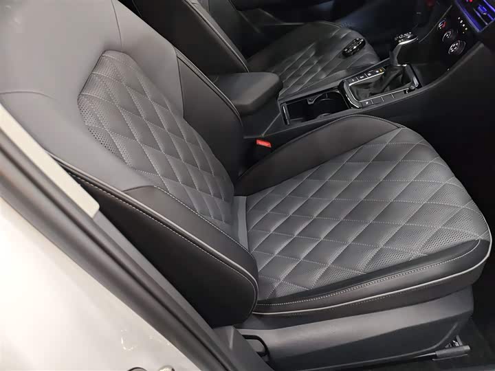 Фото 25 - Volkswagen Sagitar L