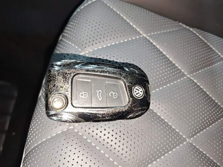 Фото 9 - Volkswagen Sagitar L