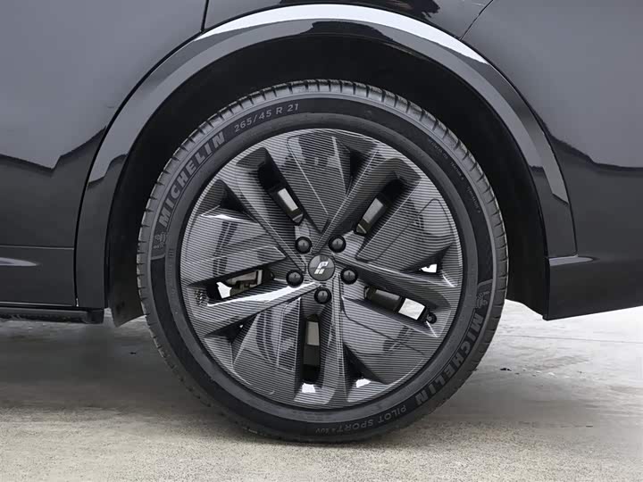 Фото 9 - LiXiang L9