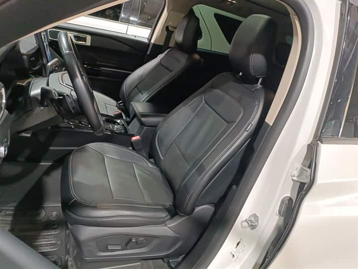 Фото 15 - Ford Explorer