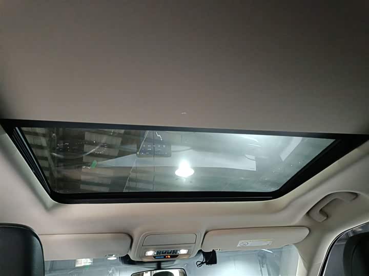 Фото 18 - Ford Explorer