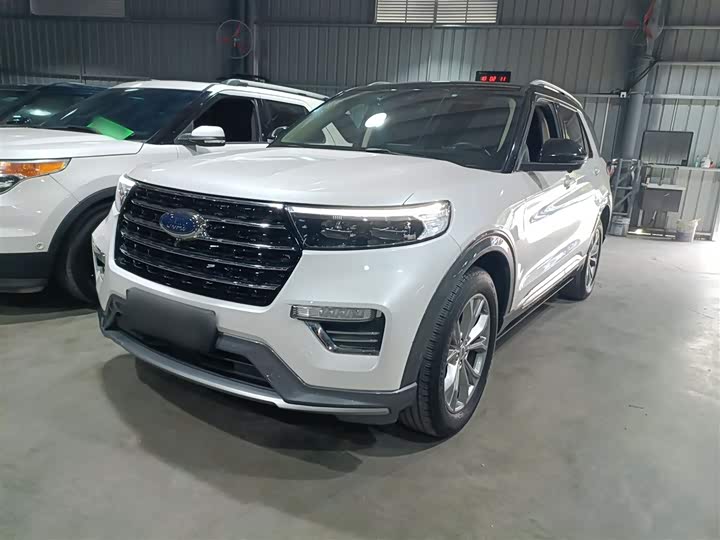 Фото 2 - Ford Explorer