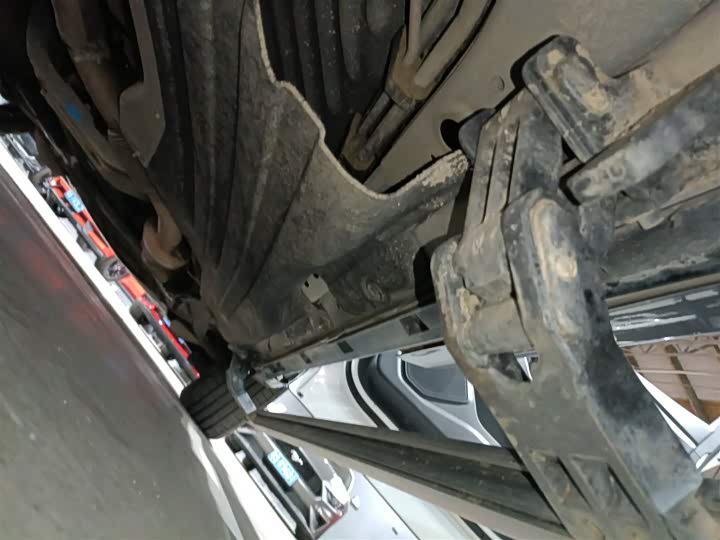 Фото 21 - Ford Explorer