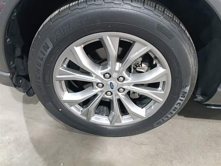 Фото 23 - Ford Explorer